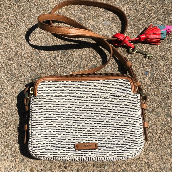 Fossil Handbags - Name your price sale💙 Fossil small crossbody